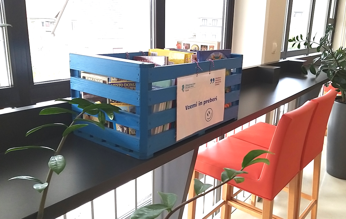 Obnovljena knjigobežnica v Zdravstvenem domu Kamnik